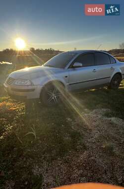 Седан Volkswagen Passat 2001 в Березовке