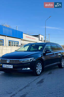 Универсал Volkswagen Passat 2015 в Житомире