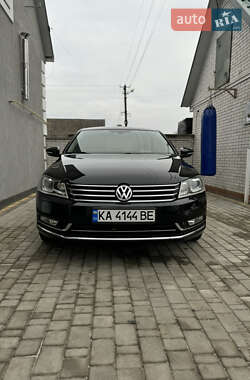 Седан Volkswagen Passat 2013 в Киеве