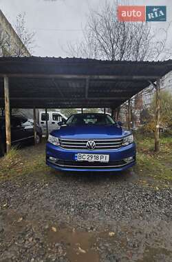 Седан Volkswagen Passat 2016 в Львове