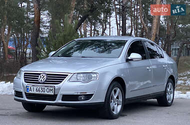 Седан Volkswagen Passat 2010 в Киеве