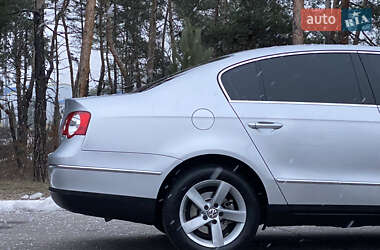 Седан Volkswagen Passat 2010 в Киеве