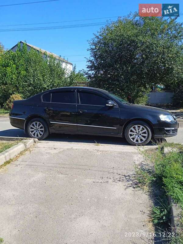 Седан Volkswagen Passat 2007 в Днепре