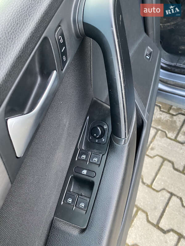 Універсал Volkswagen Passat 2014 в Івано-Франківську