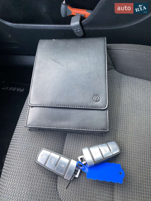 Універсал Volkswagen Passat 2014 в Івано-Франківську