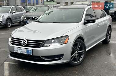 Седан Volkswagen Passat 2013 в Киеве