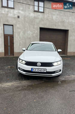 Седан Volkswagen Passat 2015 в Виннице