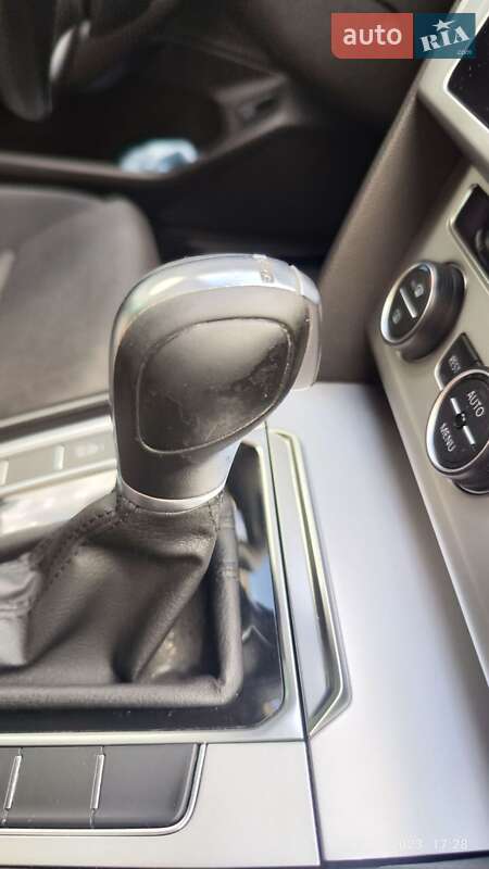 Універсал Volkswagen Passat 2018 в Чернівцях