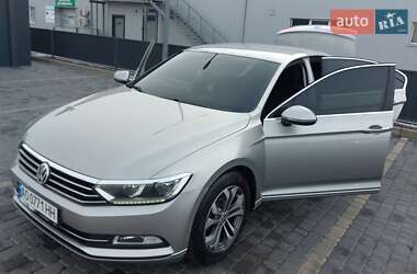 Седан Volkswagen Passat 2015 в Мукачево