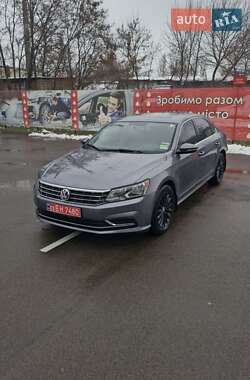 Седан Volkswagen Passat 2016 в Києві