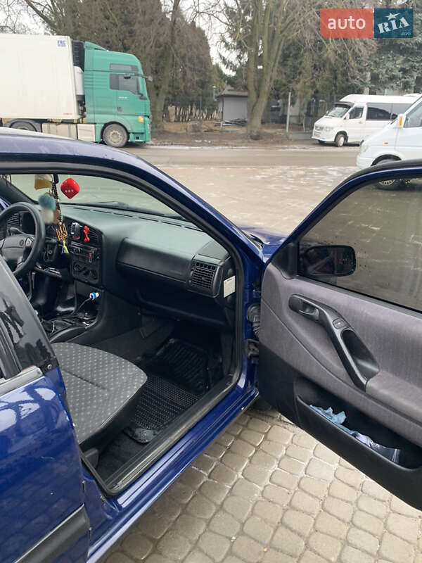 Седан Volkswagen Passat 1996 в Львові