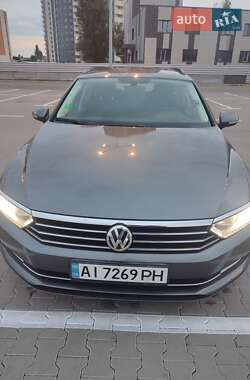 Універсал Volkswagen Passat 2015 в Києві