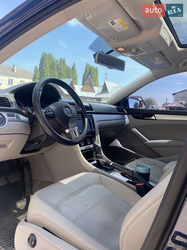Седан Volkswagen Passat 2012 в Львові