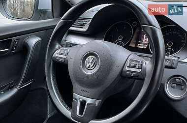 Седан Volkswagen Passat 2012 в Луцьку