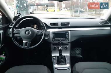 Універсал Volkswagen Passat 2012 в 