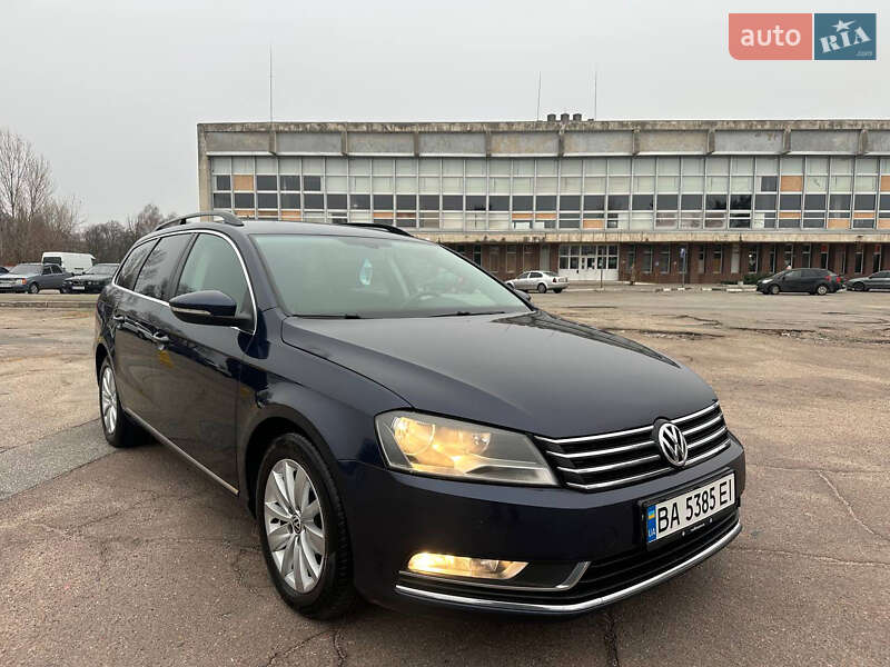 Универсал Volkswagen Passat 2012 в Киеве