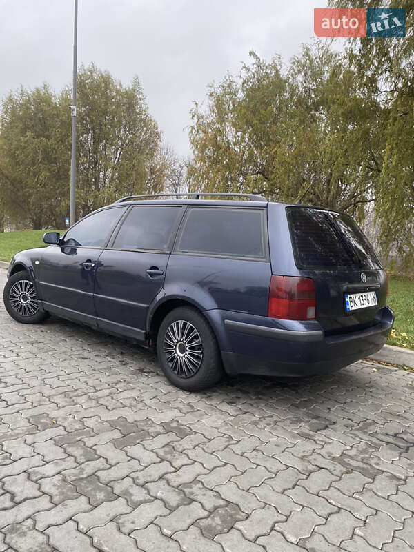 Універсал Volkswagen Passat 1999 в Рівному