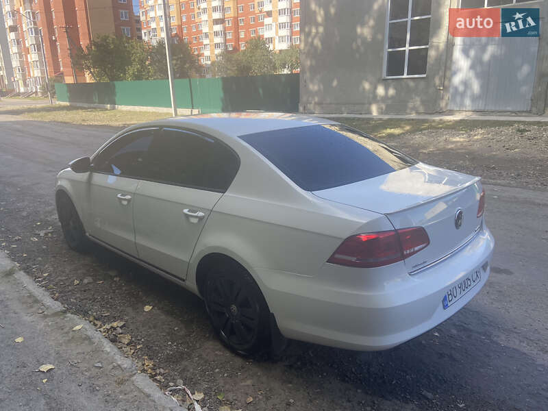 Седан Volkswagen Passat 2011 в Тернополі