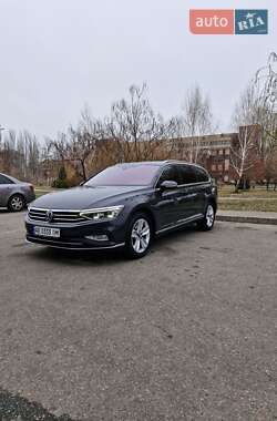 Універсал Volkswagen Passat 2020 в Кривому Розі