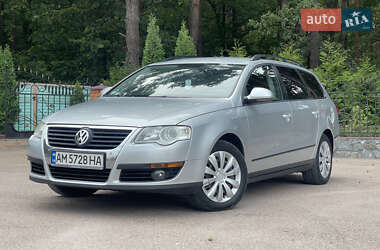 Універсал Volkswagen Passat 2010 в Житомирі