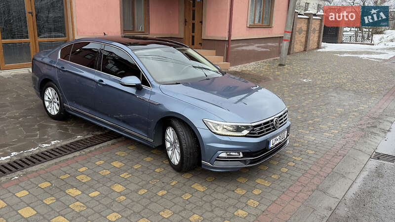 Седан Volkswagen Passat 2015 в Сваляве