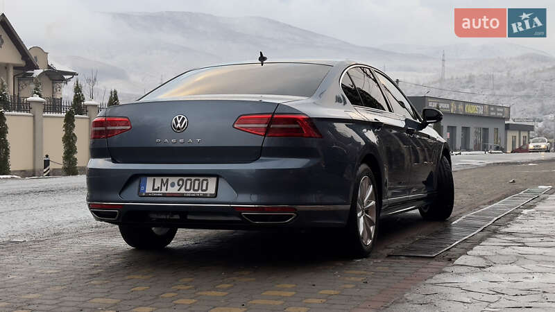 Седан Volkswagen Passat 2015 в Сваляве