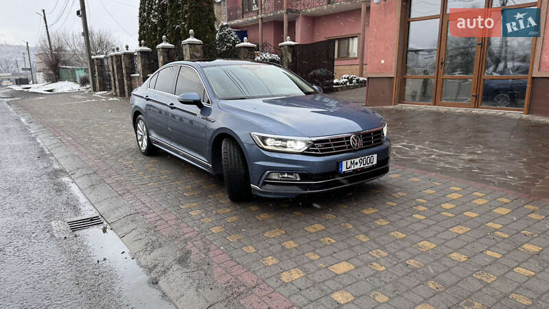 Седан Volkswagen Passat 2015 в Сваляве