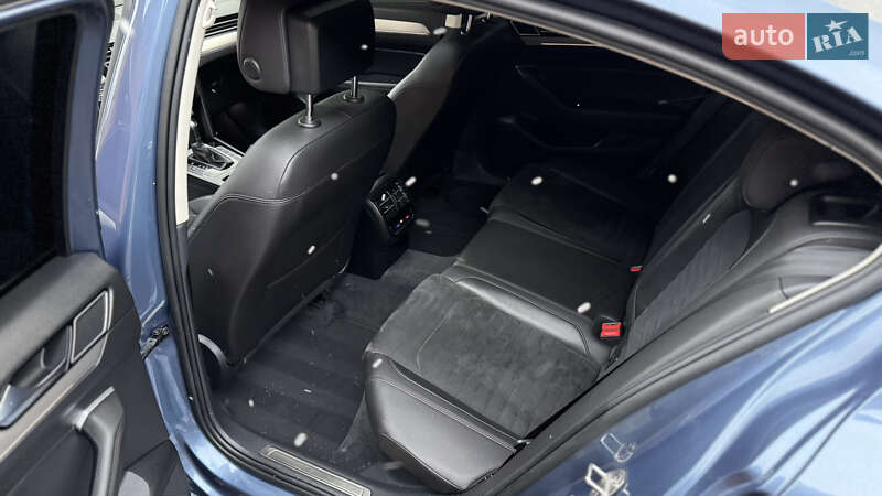 Седан Volkswagen Passat 2015 в Сваляве