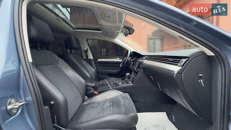 Седан Volkswagen Passat 2015 в Сваляве