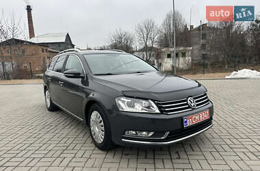 Універсал Volkswagen Passat 2012 в Житомирі