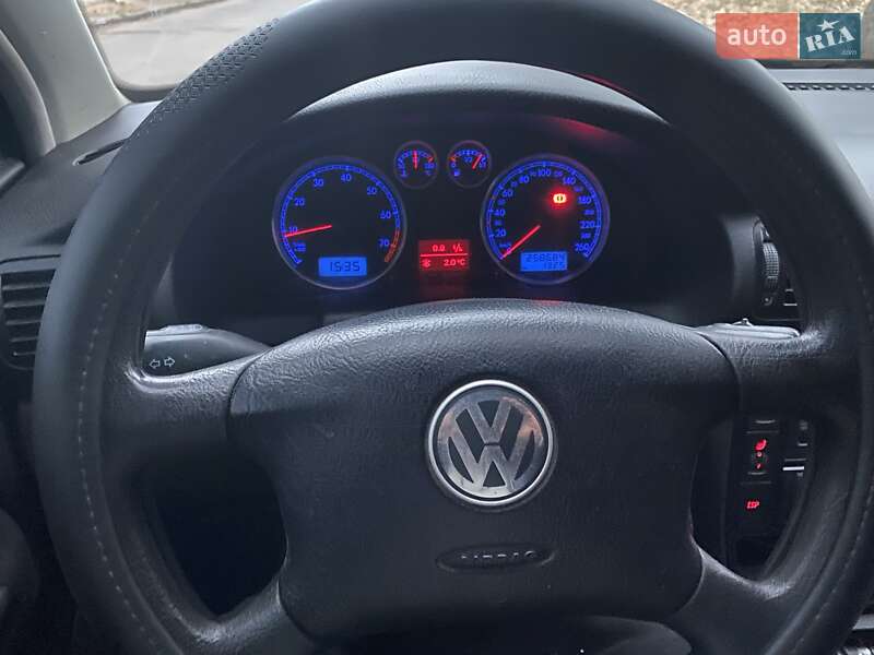 Volkswagen Passat 2003