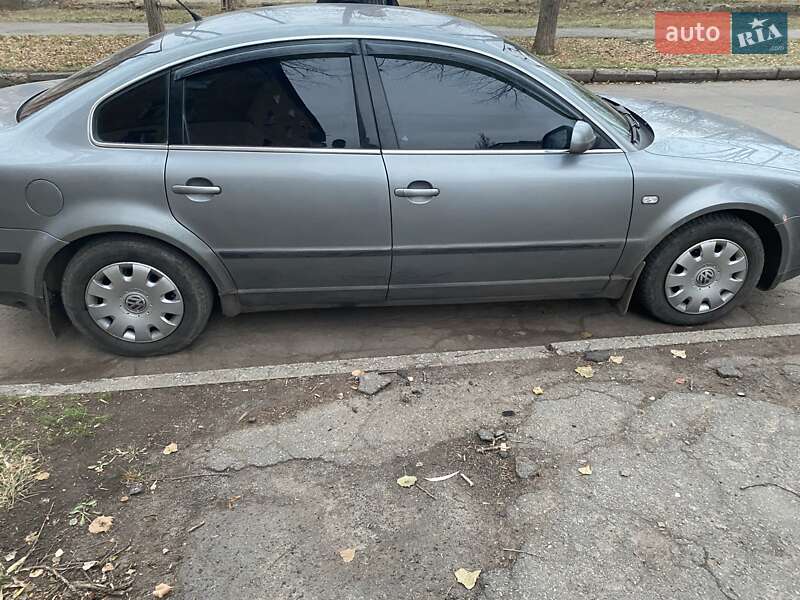 Седан Volkswagen Passat 2003 в Кривому Розі
