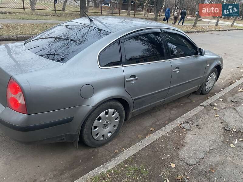 Седан Volkswagen Passat 2003 в Кривому Розі