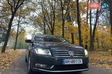 Універсал Volkswagen Passat 2014 в Житомирі