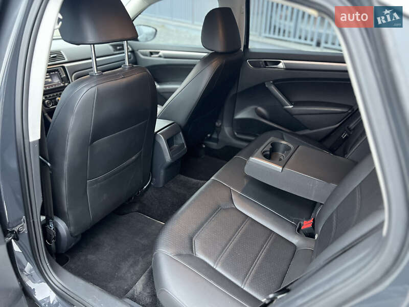 Седан Volkswagen Passat 2016 в Дніпрі