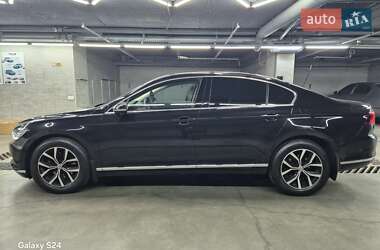 Седан Volkswagen Passat 2018 в Киеве