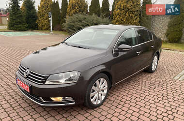 Volkswagen Passat 2011