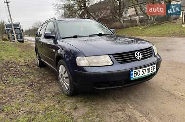 Универсал Volkswagen Passat 1998 в Почаеве