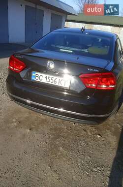 Седан Volkswagen Passat 2014 в Стрию