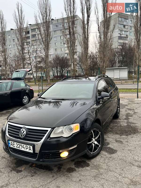 Універсал Volkswagen Passat 2005 в Запоріжжі