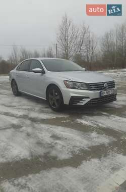 Седан Volkswagen Passat 2018 в Сумах