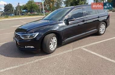 Універсал Volkswagen Passat 2016 в Житомирі