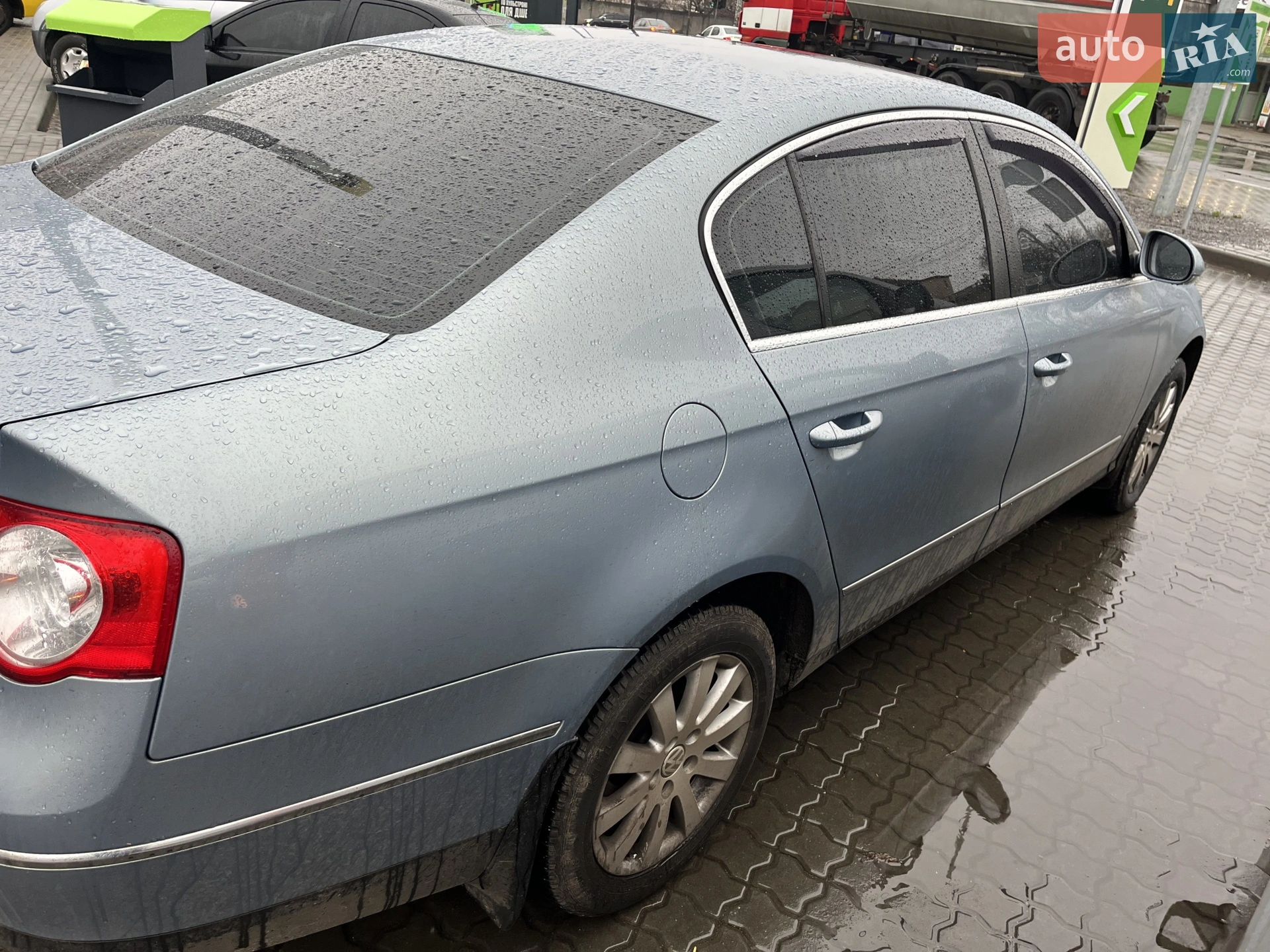 2010 Volkswagen Passat - мініатюра 2