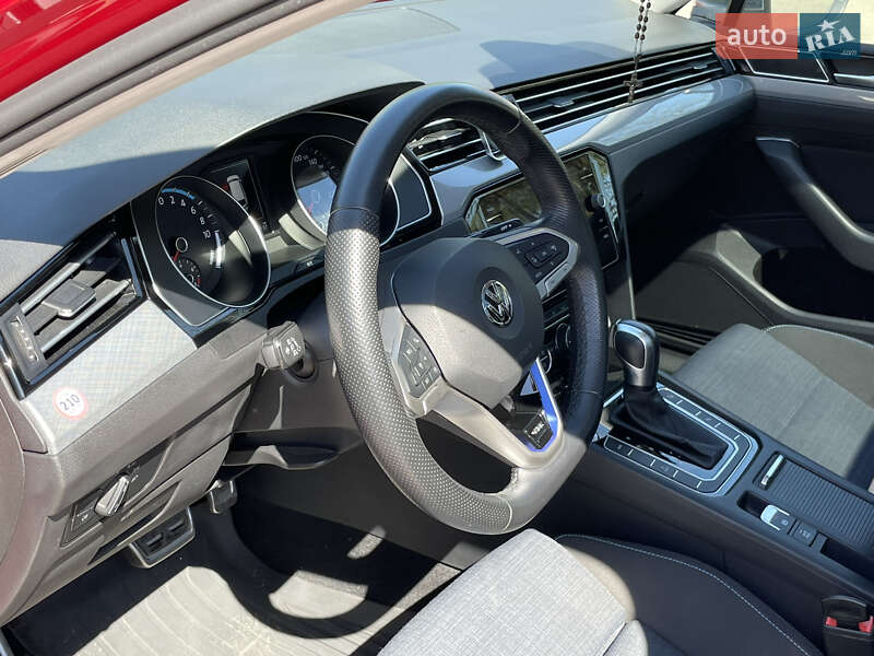 Универсал Volkswagen Passat 2020 в Черновцах