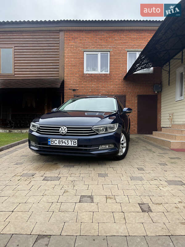 Універсал Volkswagen Passat 2015 в Старому Самборі