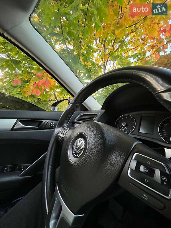 Седан Volkswagen Passat 2012 в Шаргороді