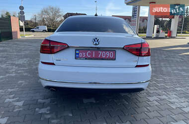 Седан Volkswagen Passat 2016 в Ужгороді