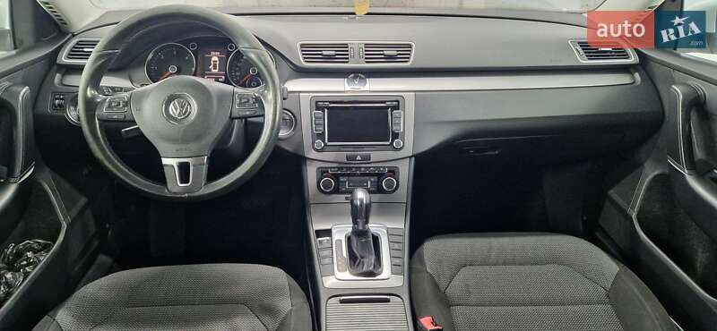 Универсал Volkswagen Passat 2011 в Львове