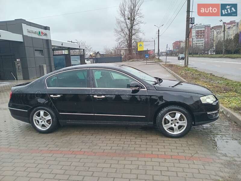 Седан Volkswagen Passat 2005 в Івано-Франківську