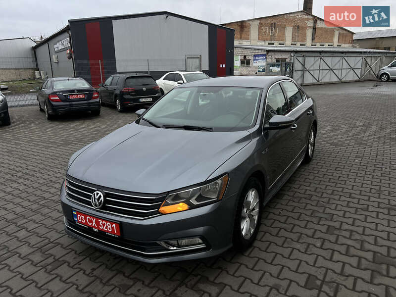 Седан Volkswagen Passat 2017 в Луцке